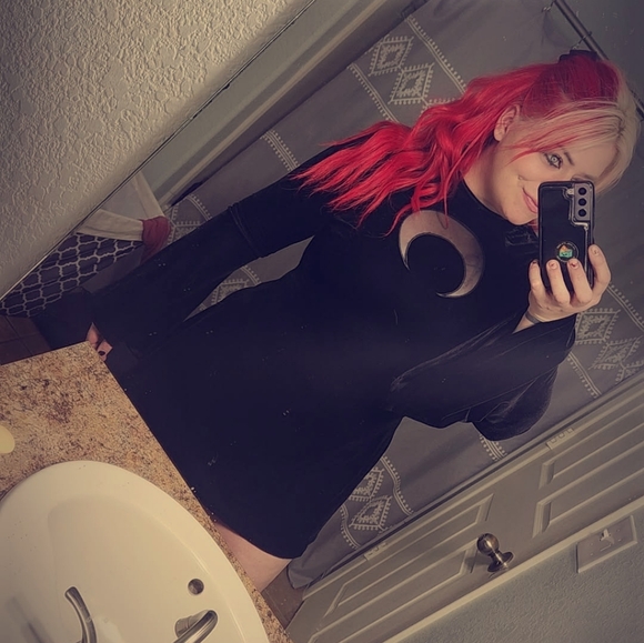 Meet your Posher, Sabrina - Picture 1 of 1